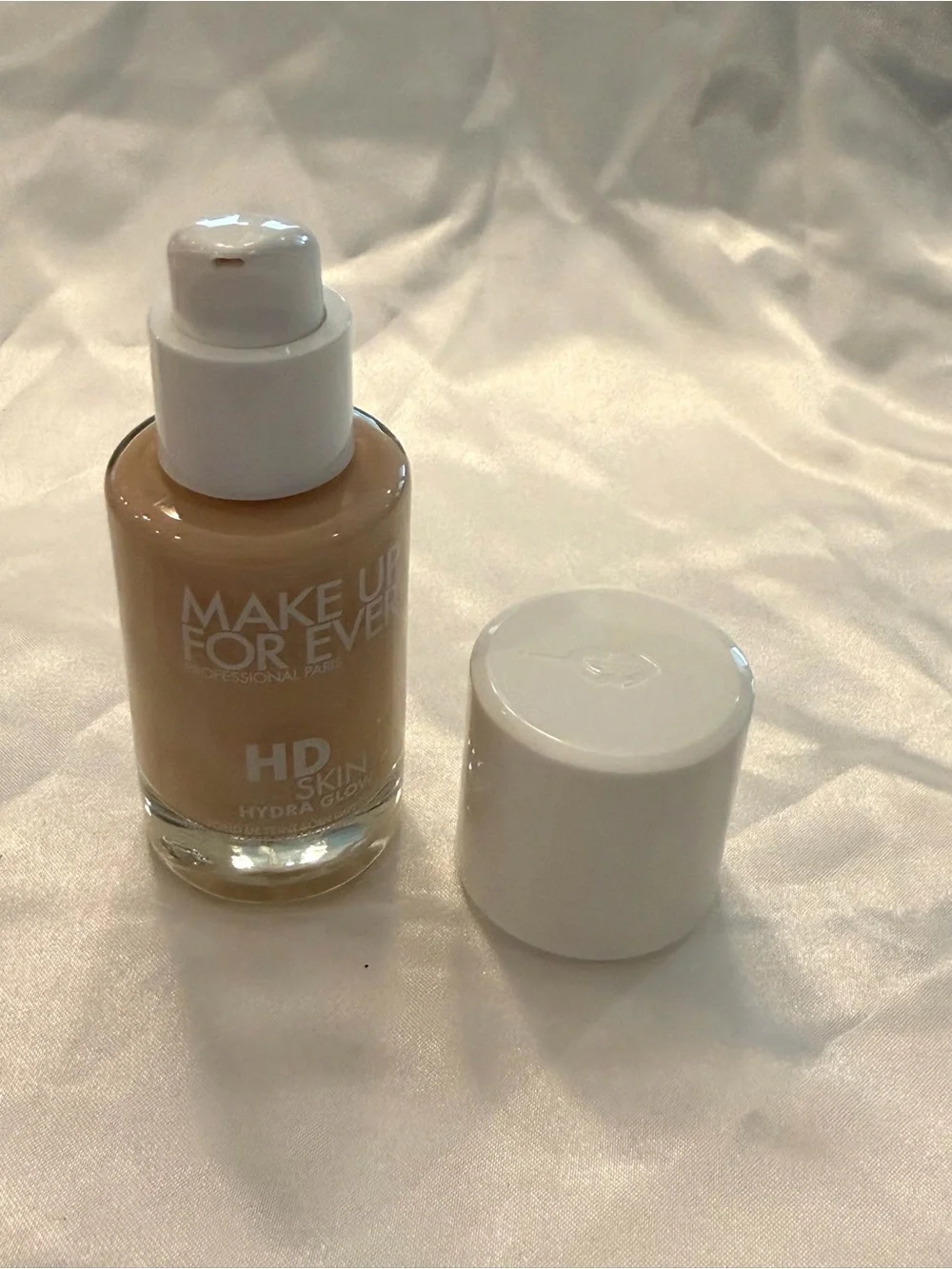 MAKE UP FOR EVER HD Skin Hydra Glow Liquid Foundation Glow Shade 1R02 1.01 fl oz